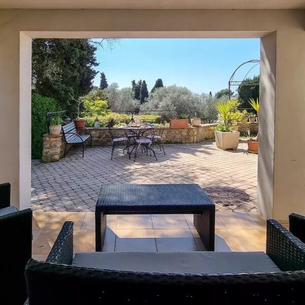 Bastide Le Cannet : 380 M2, swimming pools, terrain 2885 M2