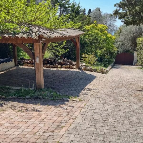 Bastide Le Cannet : 380 M2, swimming pools, terrain 2885 M2
