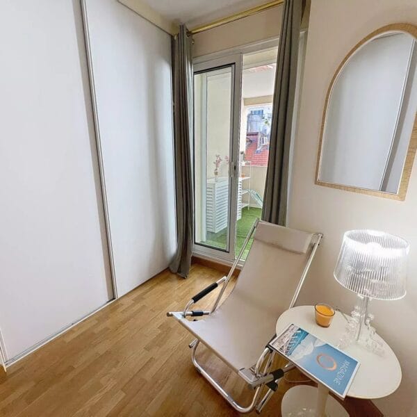 Cannes – Rue d’Antibes • Élégant 2 pièces avec grande terrasse aménagée, au calme absolu
