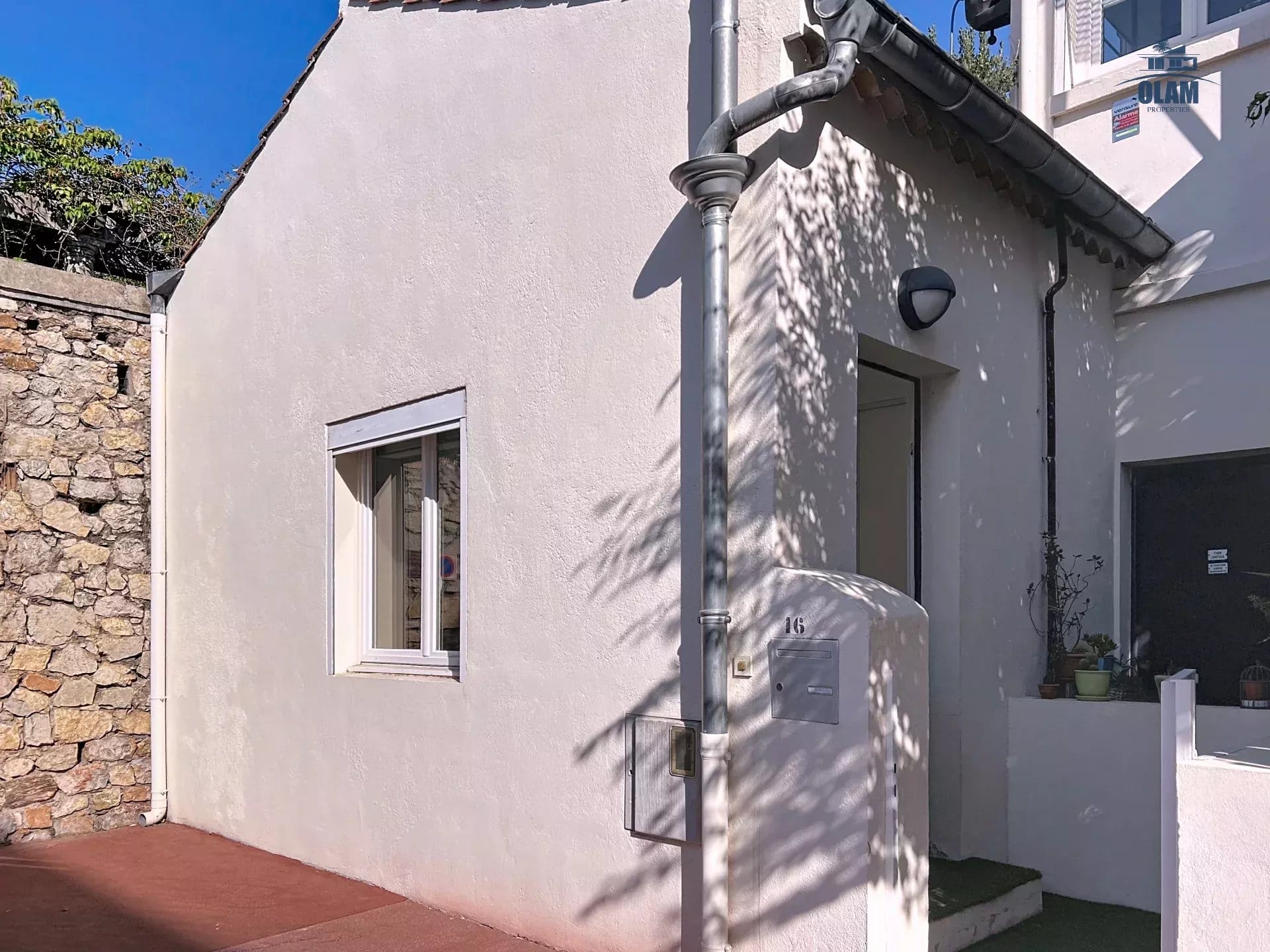 Little White House in Cannes – 2 BR + mezzanine duplex apartment close to Suquet