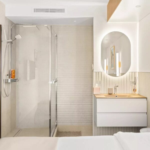 Gray d’Albion – Co Exclusive – Splendid 2BDR apartment with terrace and side sea view